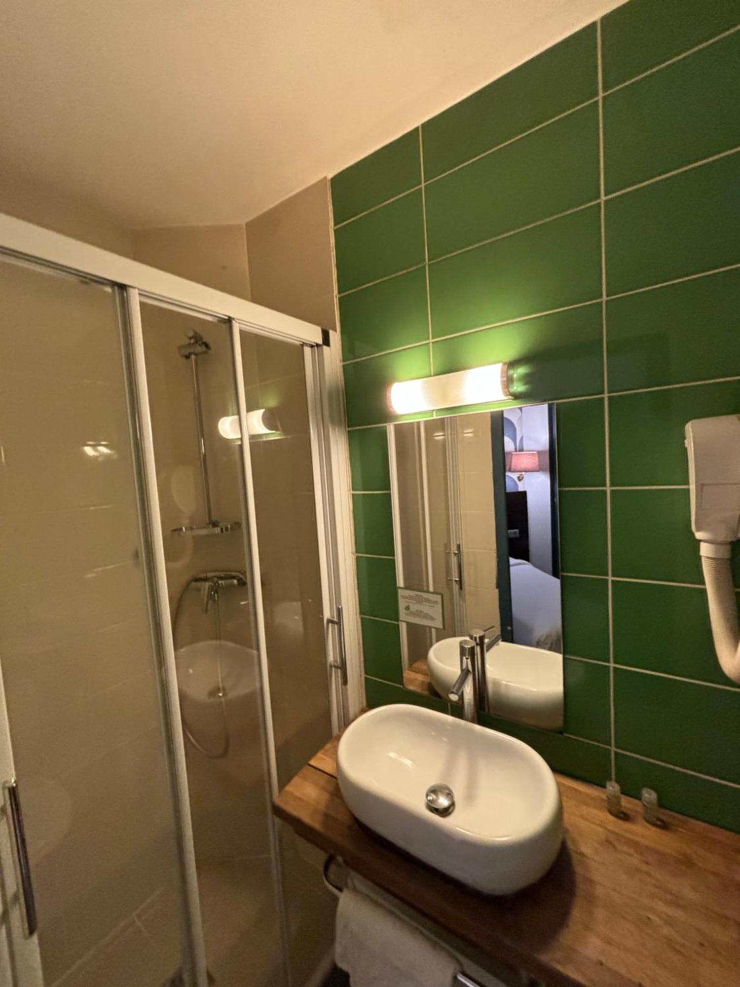 Hotel Astrid Rouen Exteriör bild
